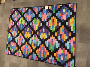 Hampton Court 54"x74"